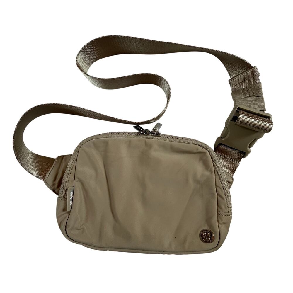 lululemon athletica Small Crossbody Belt Bag in Khaki